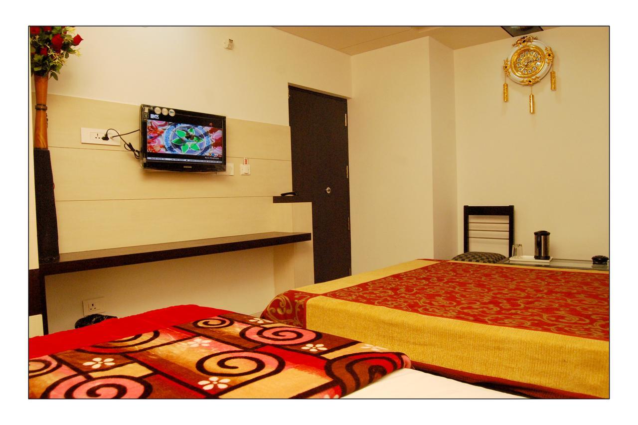 Hotel Jinendra Palace Džajpur Exteriér fotografie