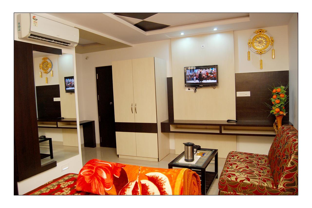 Hotel Jinendra Palace Džajpur Exteriér fotografie