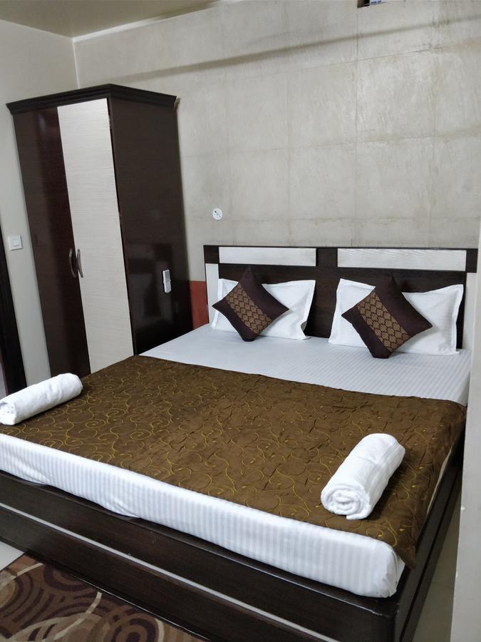 Hotel Jinendra Palace Džajpur Exteriér fotografie